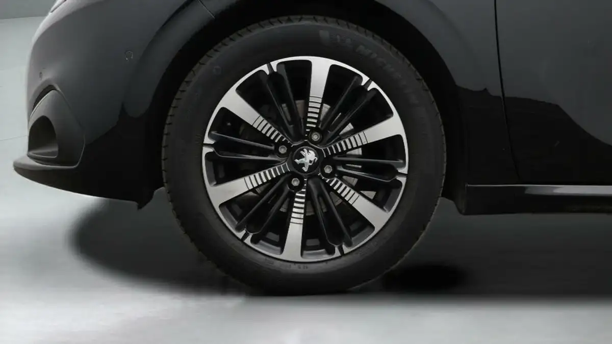 2019-peugeot-208-12-puretech-tech-edition-82bhp-big-18