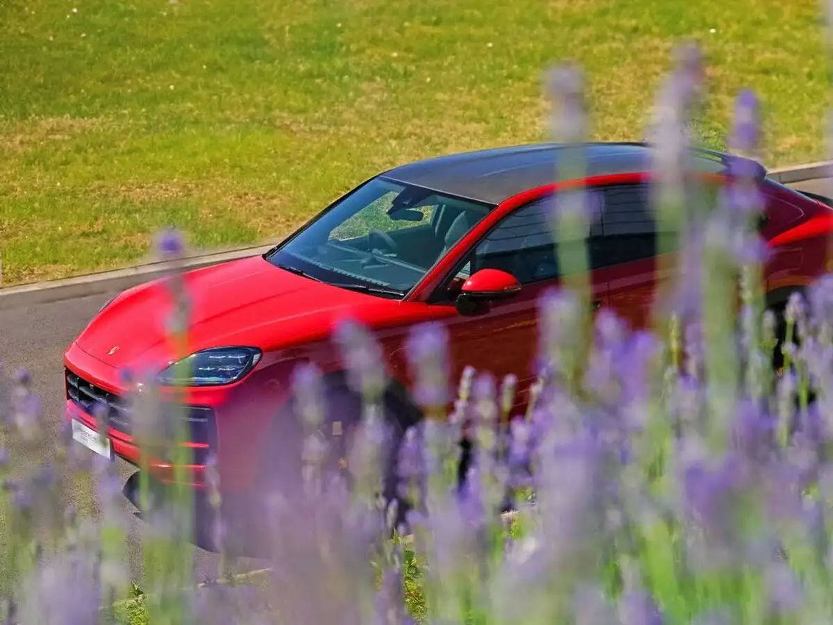 2025-porsche-cayenne-40-v8-gts-500ps-coupe-big-15