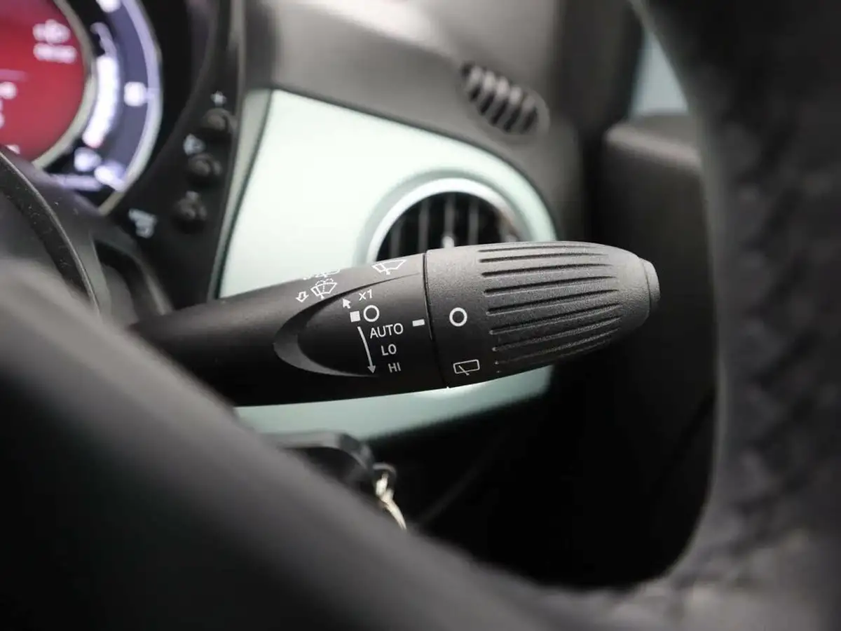 2020-fiat-500-10-launch-edition-big-37