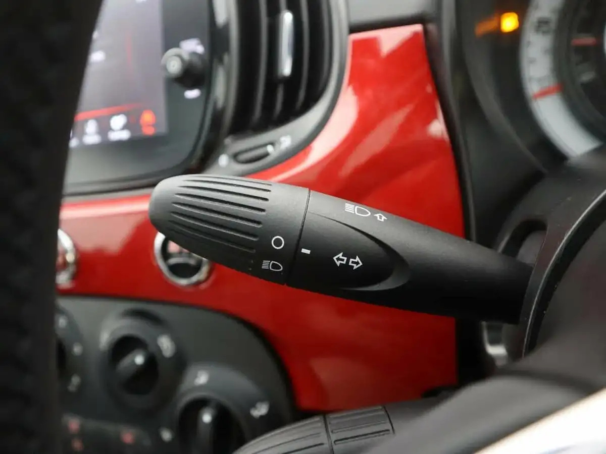 2021-fiat-500-10-lounge-big-33