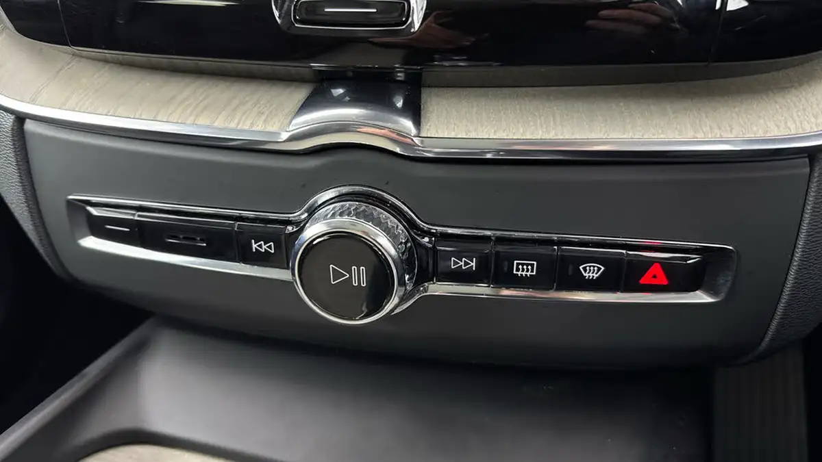 2021-volvo-xc60-20td-b4-inscription-awd-big-17
