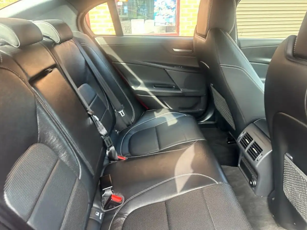 2019-jaguar-xe-20i-r-sport-200ps-big-23