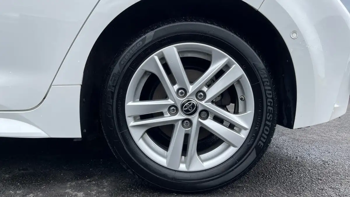 2021-toyota-corolla-18-vvt-i-icon-tech-spare-wheel-hatchback-5d-big-17