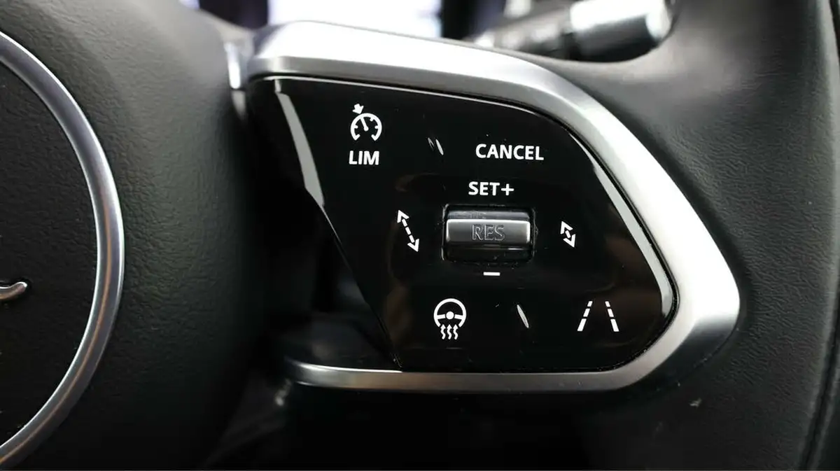 2021-jaguar-i-pace-ev400-hse-big-24