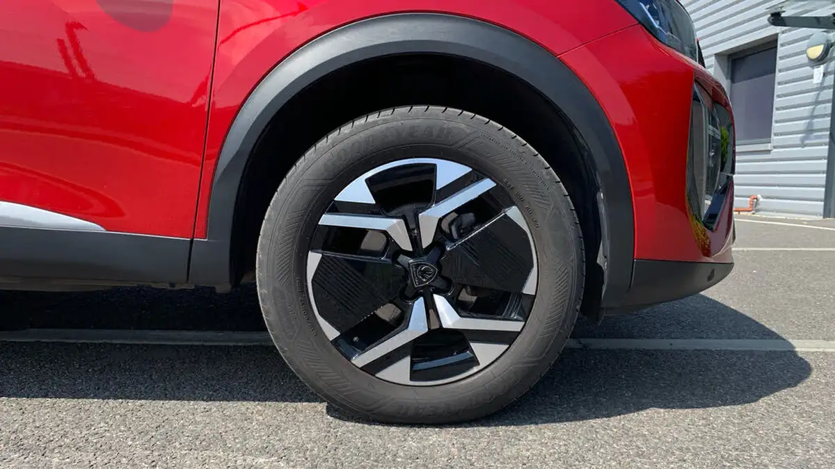 2024-peugeot-2008-suv-12-puretech-allure-130ps-eat8-big-16
