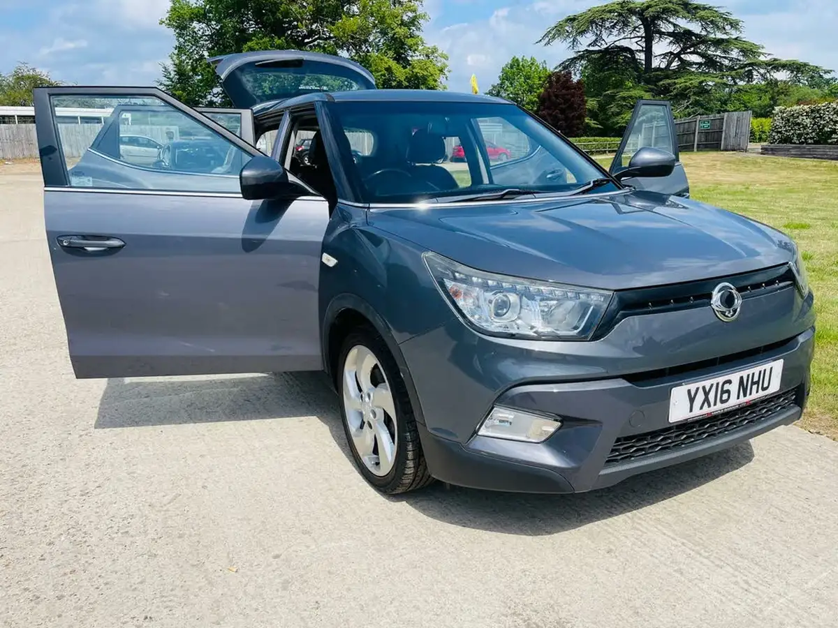 2016-kgm-ssangyong-tivoli-16-ex-big-2