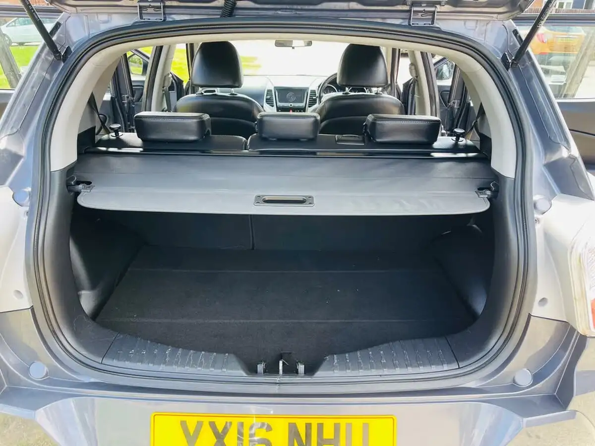 2016-kgm-ssangyong-tivoli-16-ex-big-54