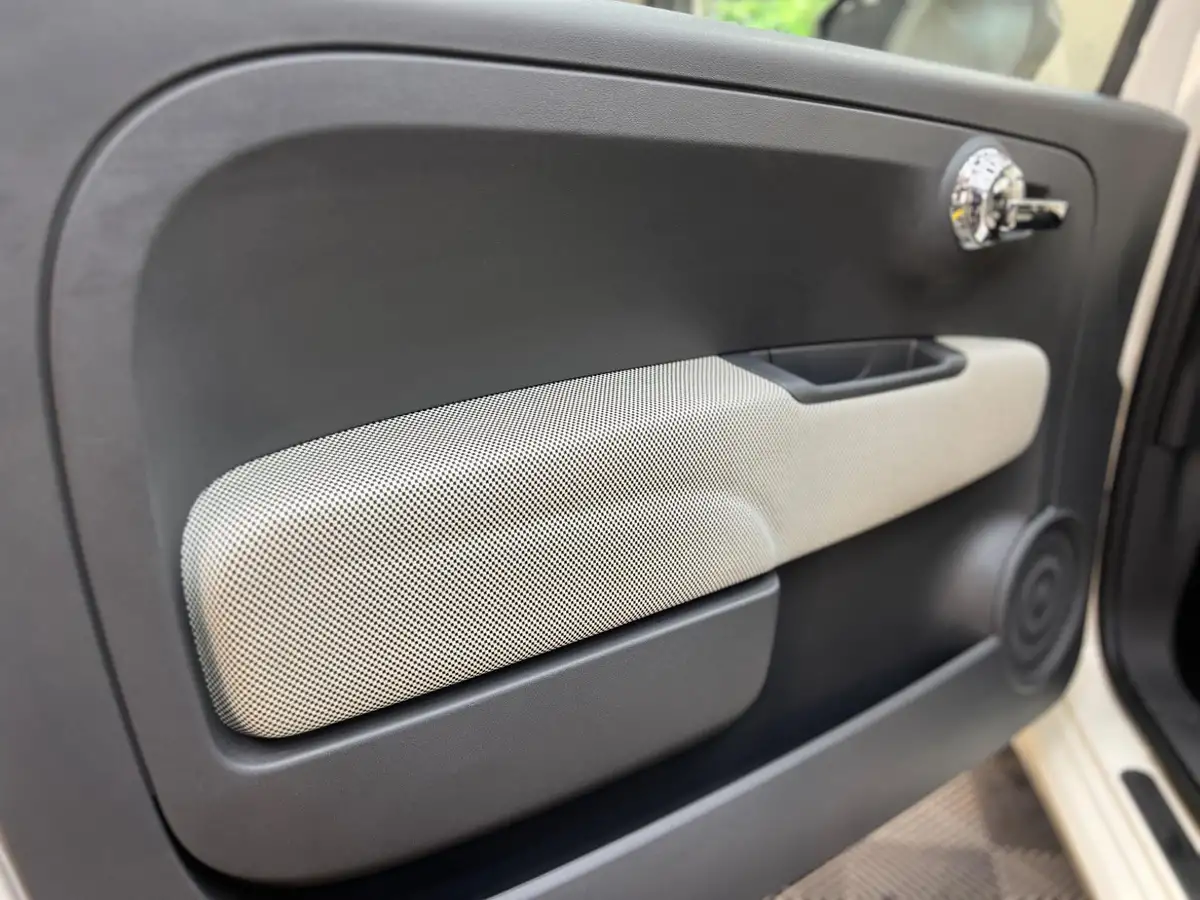 2010-fiat-500-12-lounge-69bhp-big-45