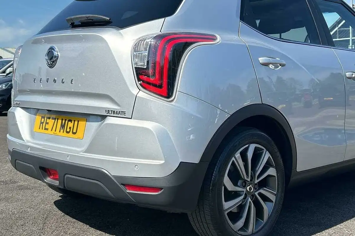 2021-kgm-ssangyong-tivoli-15-ultimate-auto-big-12
