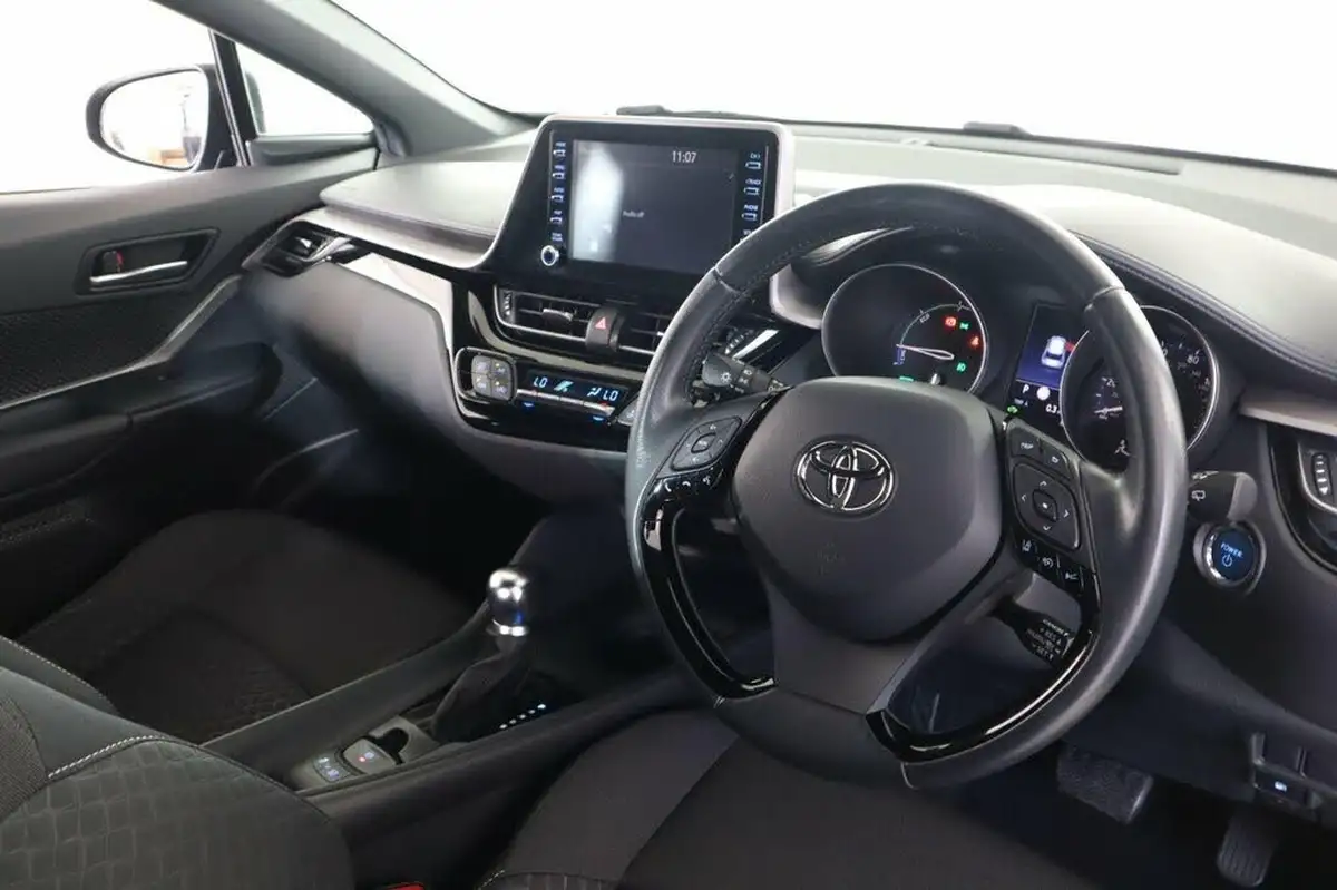 2021-toyota-c-hr-18-vvt-i-icon-big-11