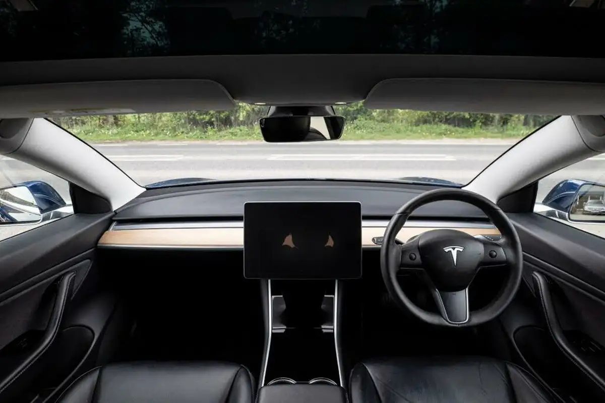 2020-tesla-model-3-e-standard-plus-big-12
