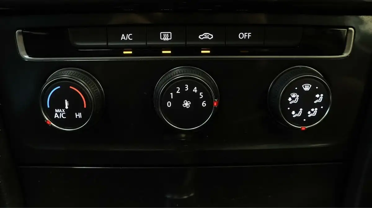 2021-volkswagen-passat-20tdi-se-nav-150ps-estate-5d-big-11