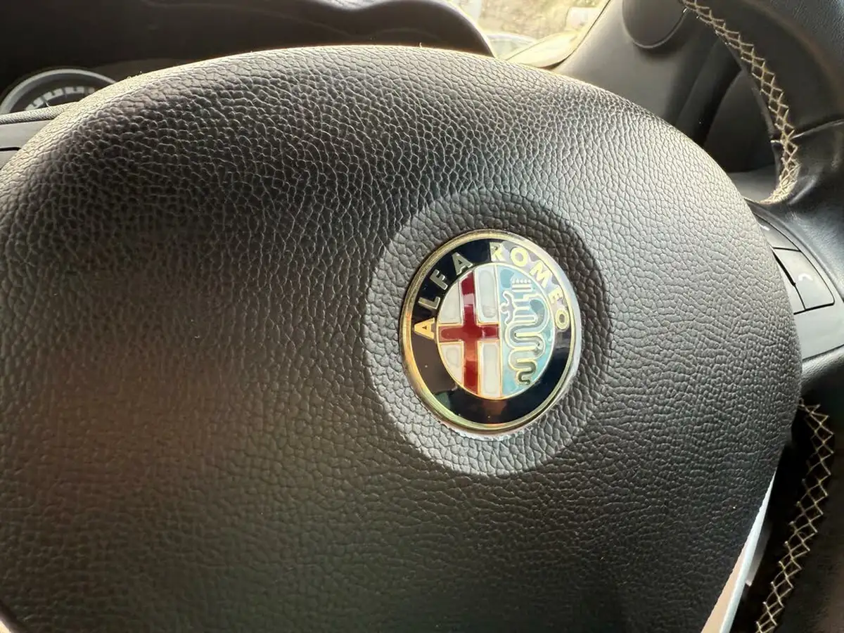 2015-alfa-romeo-mito-14-quadrifoglio-verde-big-24
