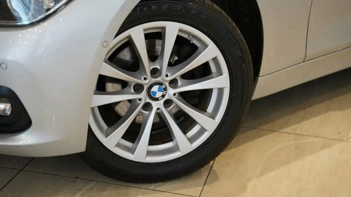 2019-bmw-3-series-20td-318d-se-150bhp-ss-touring-5d-big-7