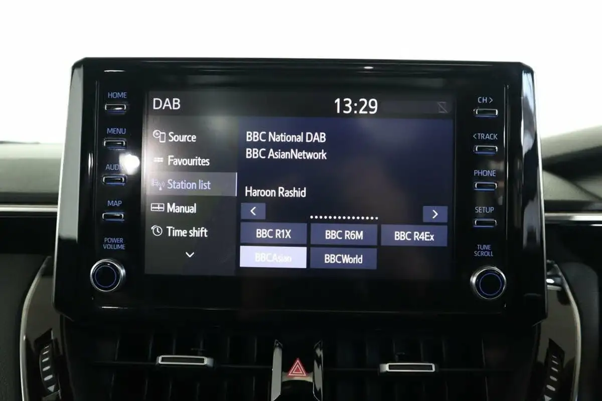 2019-toyota-corolla-18-vvt-i-design-trk-hatchback-5d-big-31