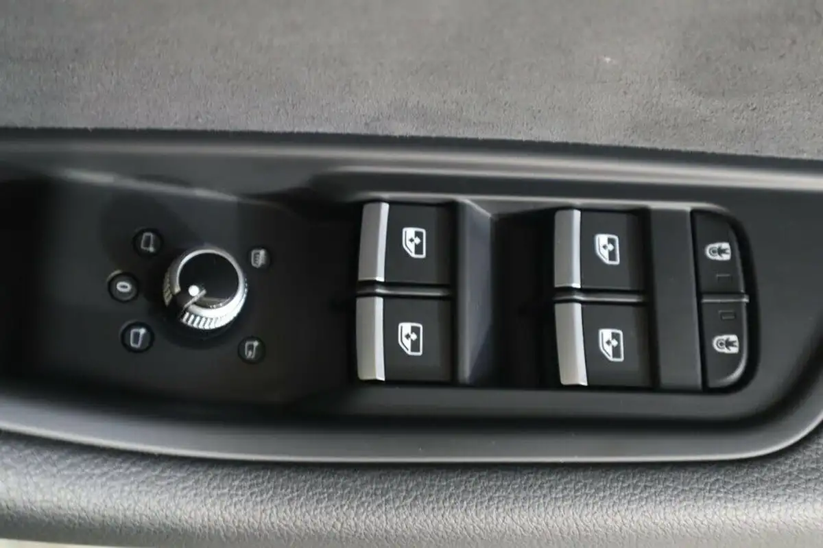 2021-audi-a4-20-35-tdi-s-line-big-30