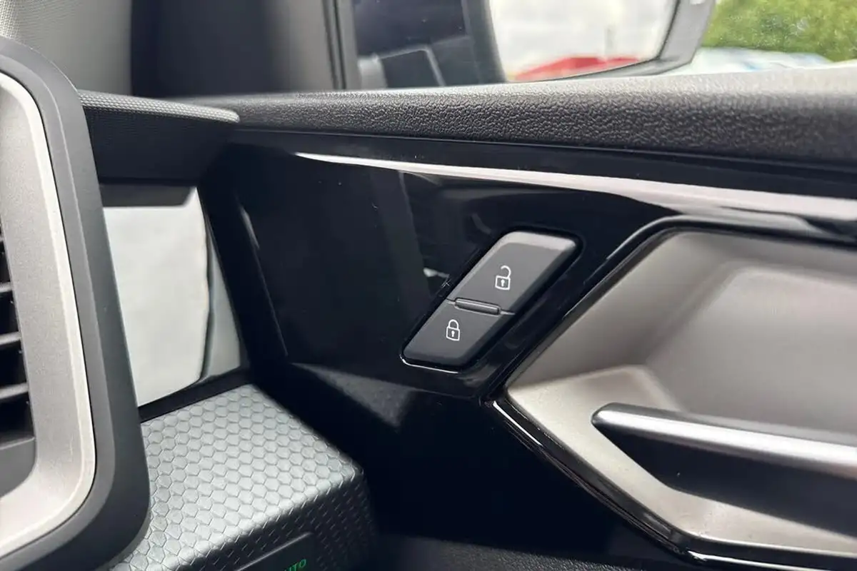 2020-audi-a1-10-30-tfsi-sport-116ps-s-tronic-big-40