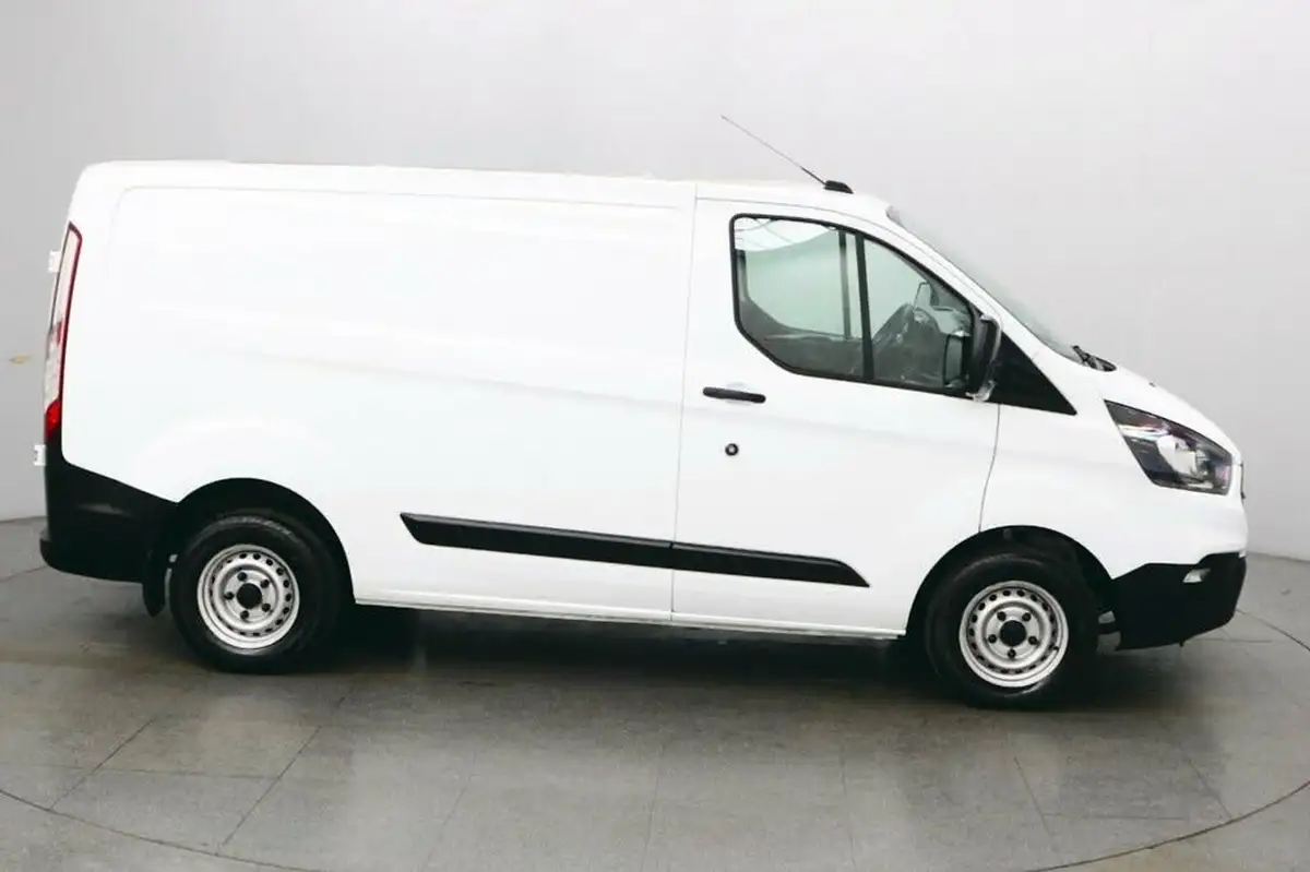 2020-ford-transit-custom-20tdci-280-l1h1-leader-105pseu6dt-panel-van-big-8