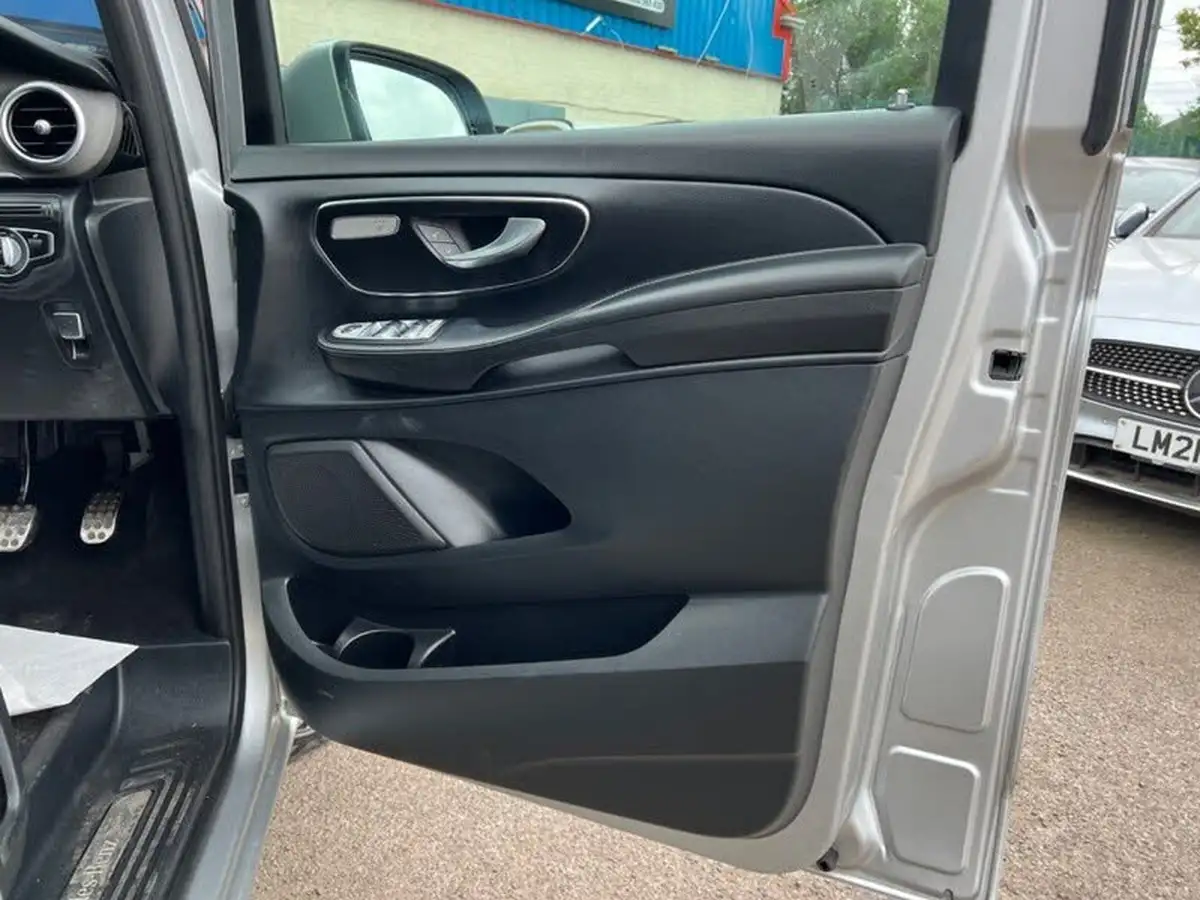 2018-mercedes-benz-v-class-21d-v220d-sport-big-41