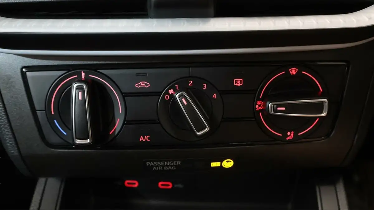 2021-seat-ibiza-10-tsi-se-technology-big-11