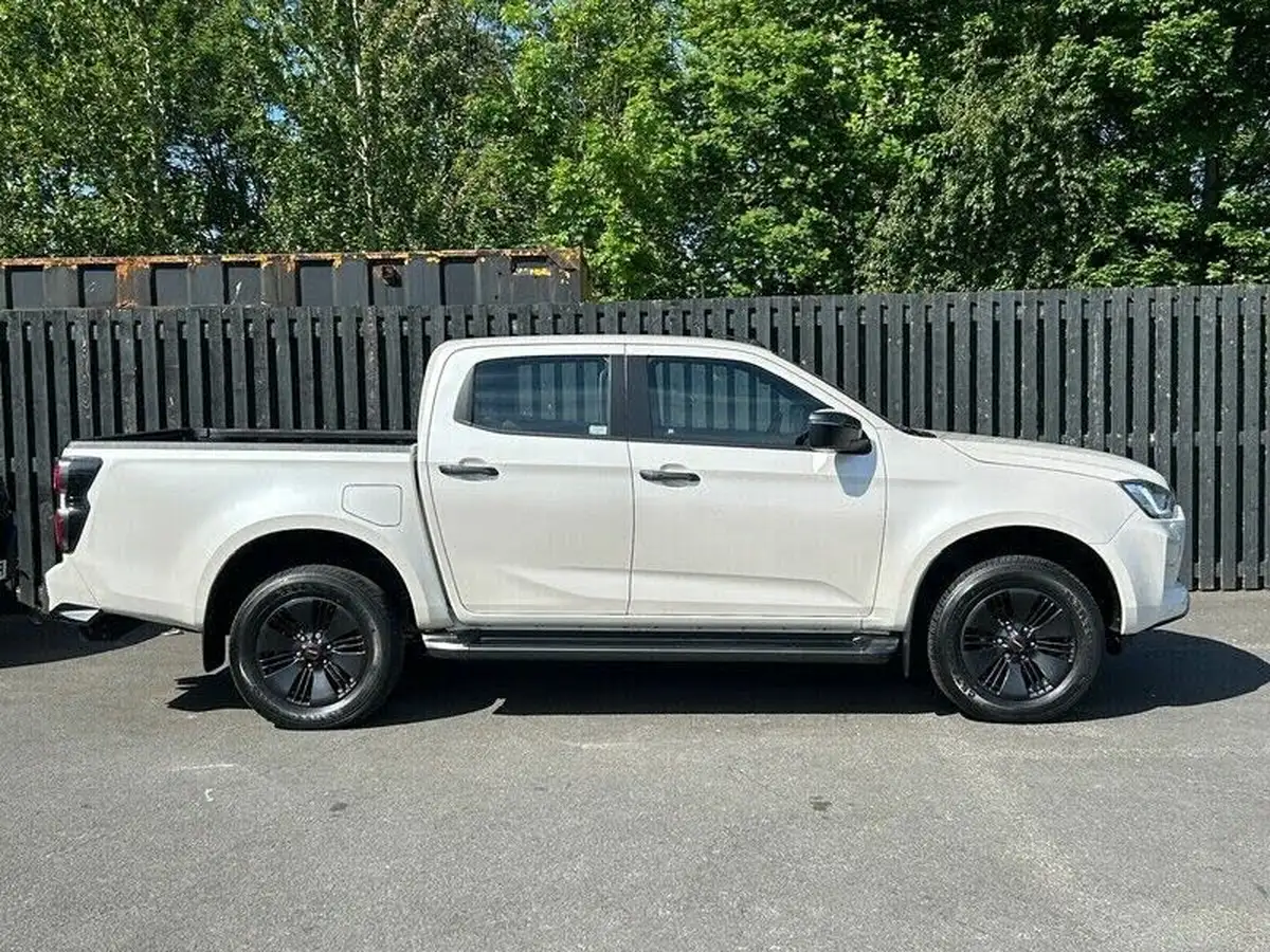 2021-isuzu-d-max-19td-v-cross-auto-big-4