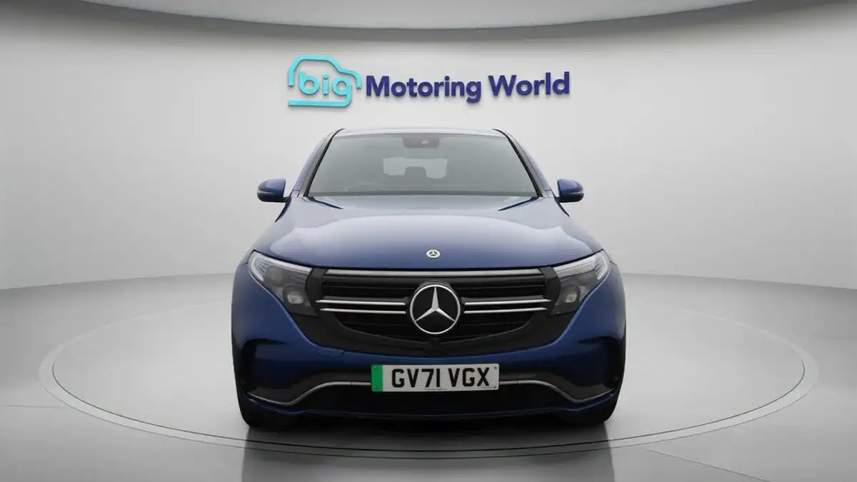 2022-mercedes-benz-eqc-e-eqc-400-amg-line-big-2