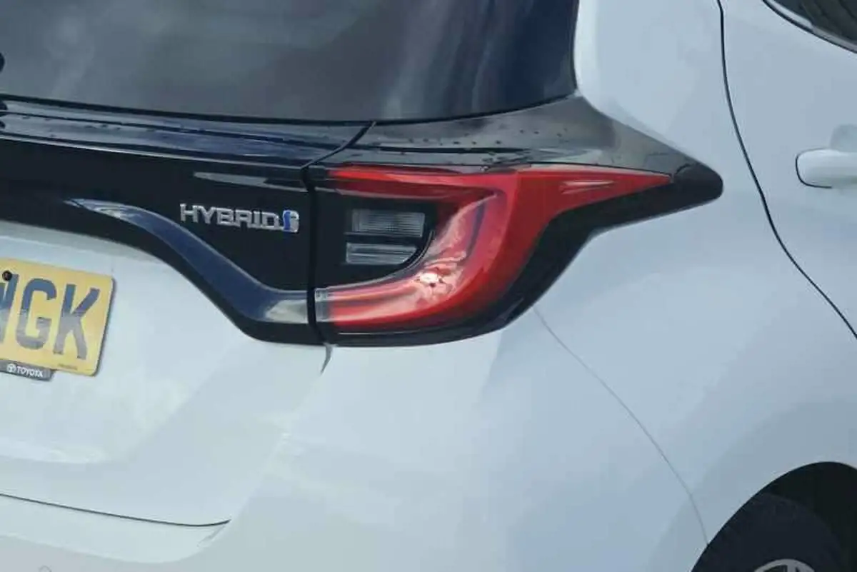 2022-toyota-yaris-cross-15-vvt-i-excel-city-packpan-roof-big-9