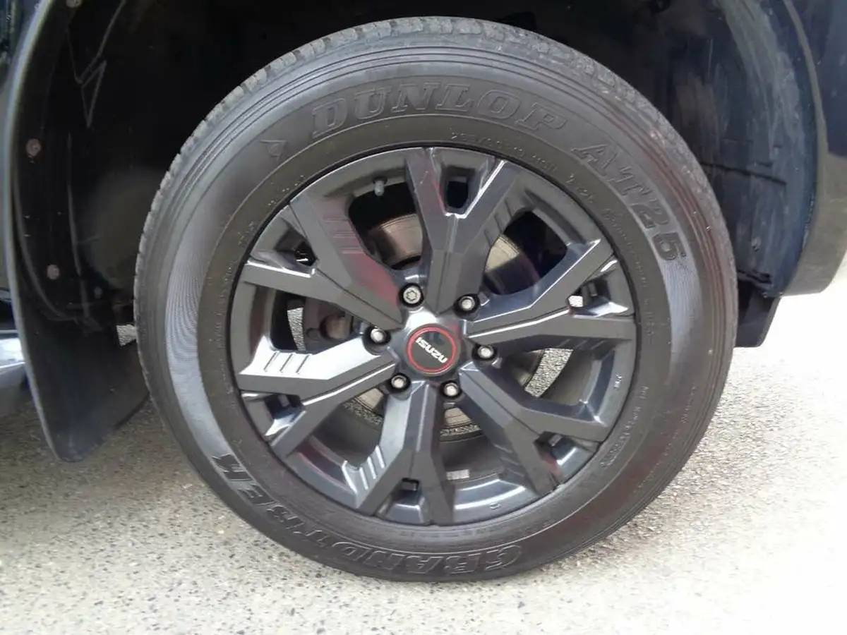2023-isuzu-d-max-19td-v-cross-steel-edition-auto-big-9