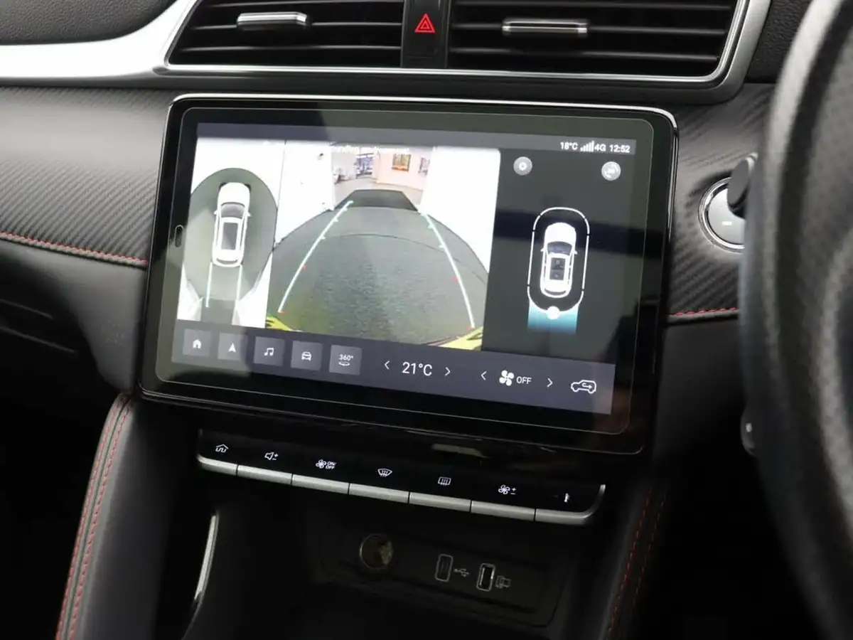 2023-mg-zs-suv-e-trophy-connect-ev-156ps-long-range-big-32