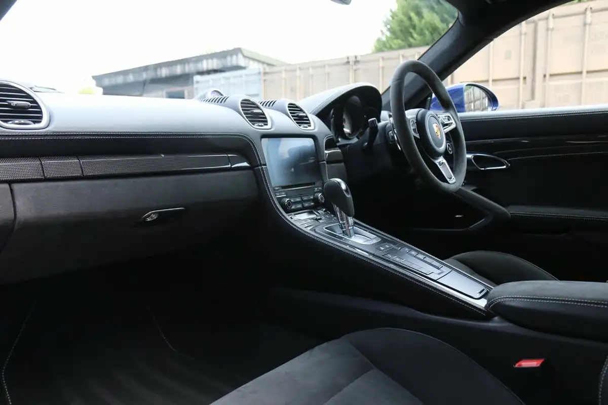 2021-porsche-cayman-718-40-cayman-gts-40-big-3