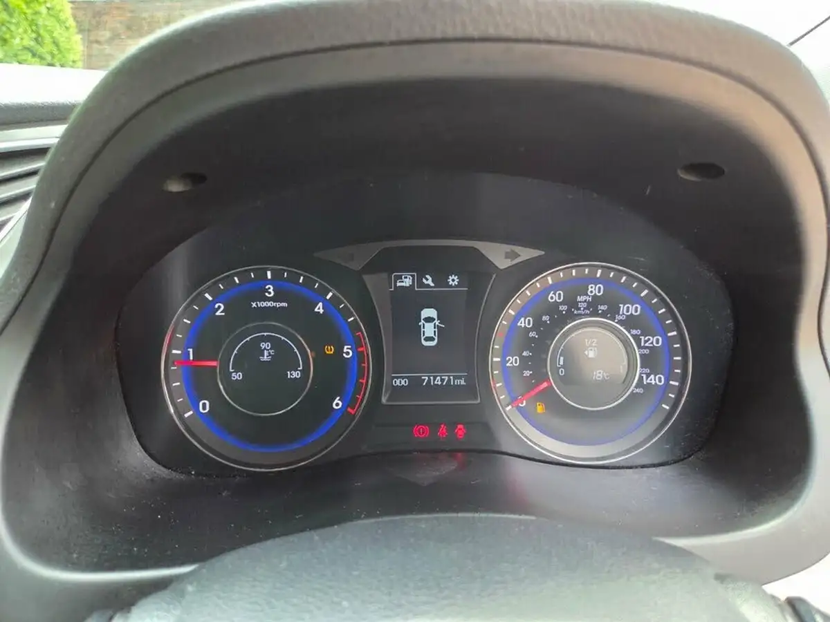 2016-hyundai-i40-17crdi-se-nav-115ps-estate-5d-big-17