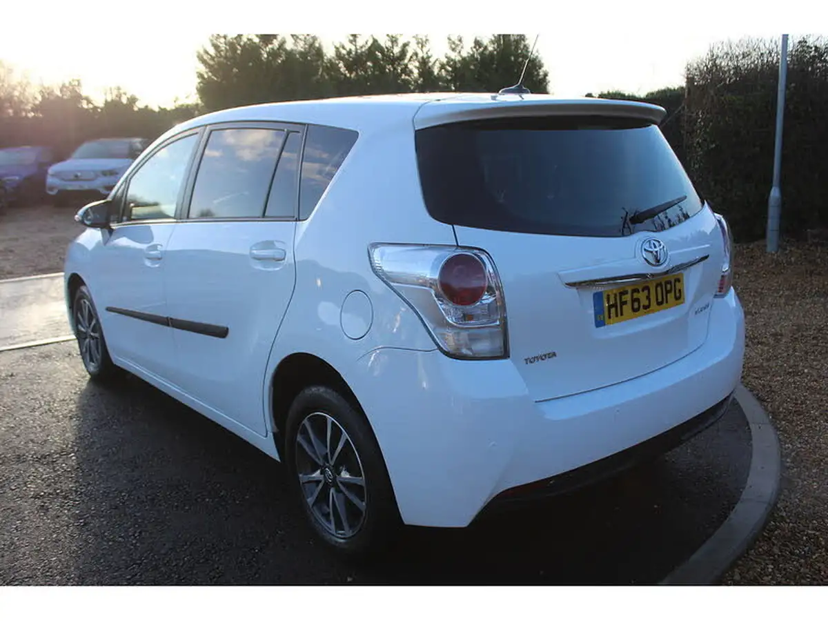 2013-toyota-verso-18-icon-big-8