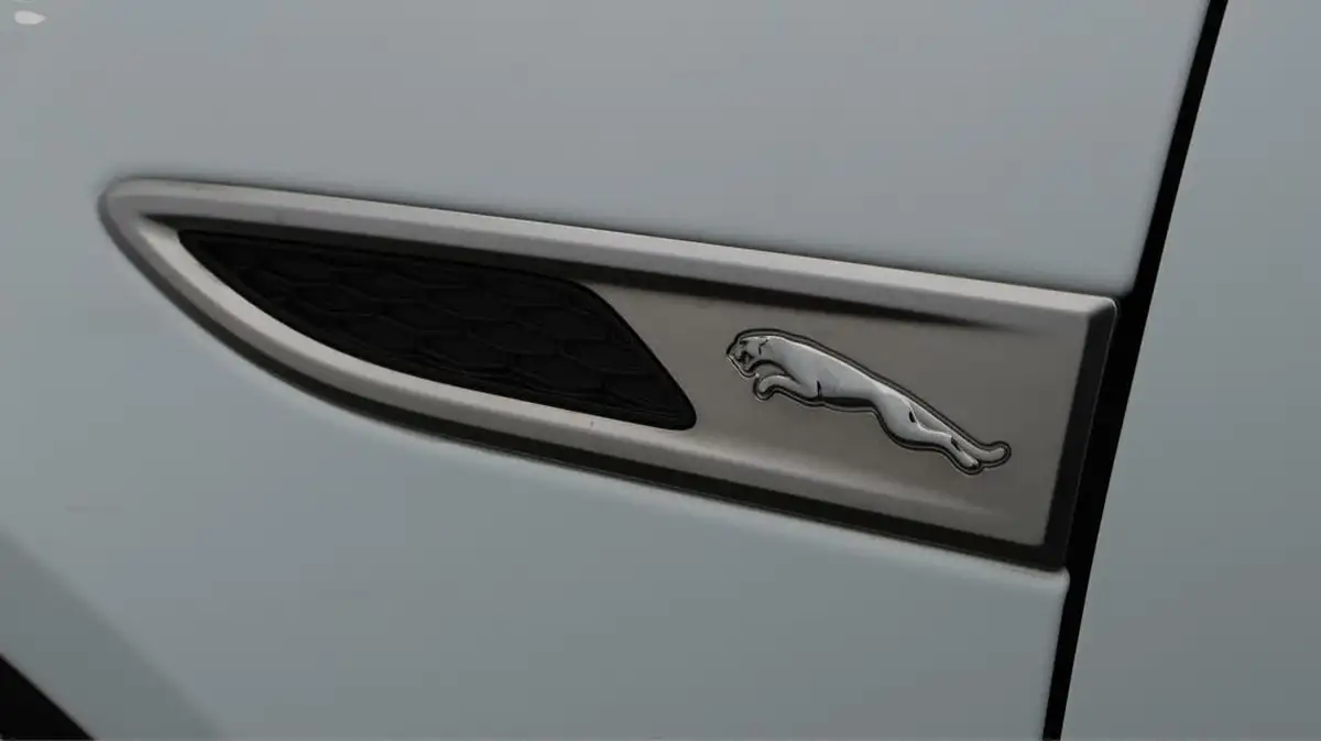 2022-jaguar-e-pace-20-d165-r-dynamic-se-big-19