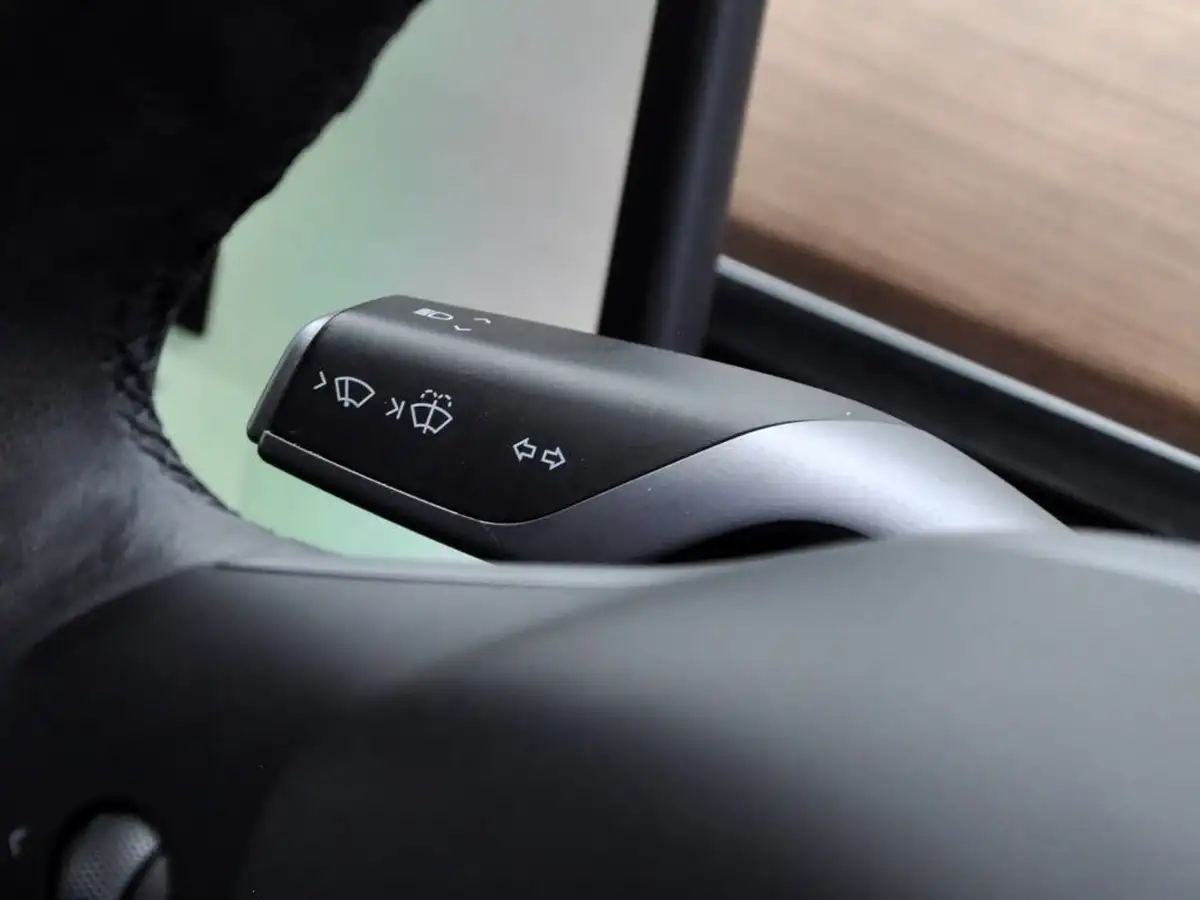 2022-tesla-model-3-e-long-range-big-74