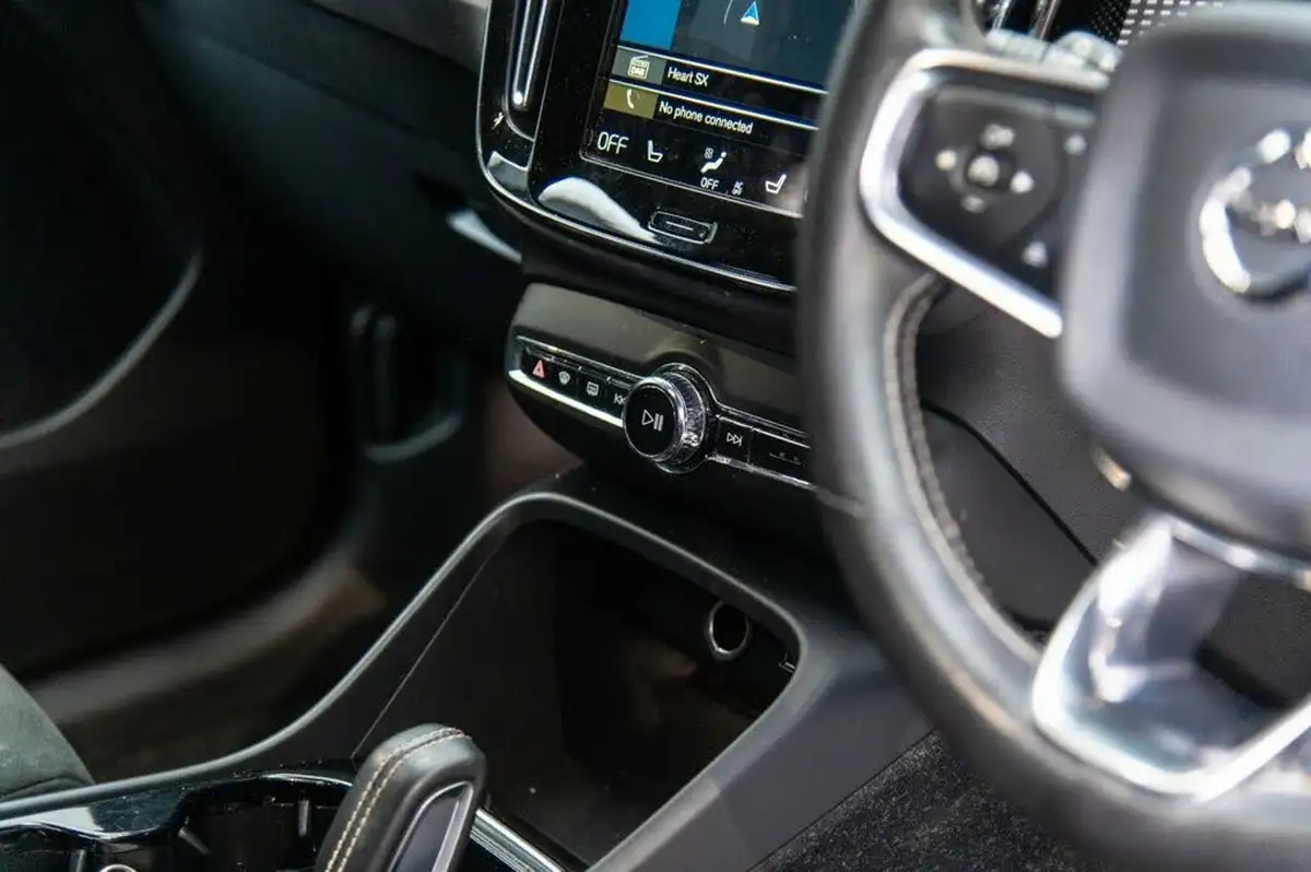 2021-volvo-xc40-15-t3-r-design-161bhp-auto-big-48
