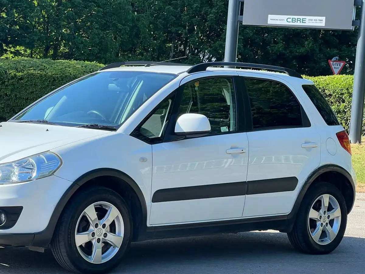 2011-suzuki-sx4-16-sz5-big-15