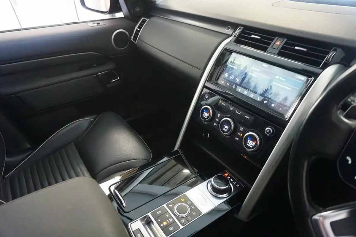 2018-land-rover-discovery-30-sd-v6-hse-30-sd-v6-306ps-station-wagon-5d-auto-big-25