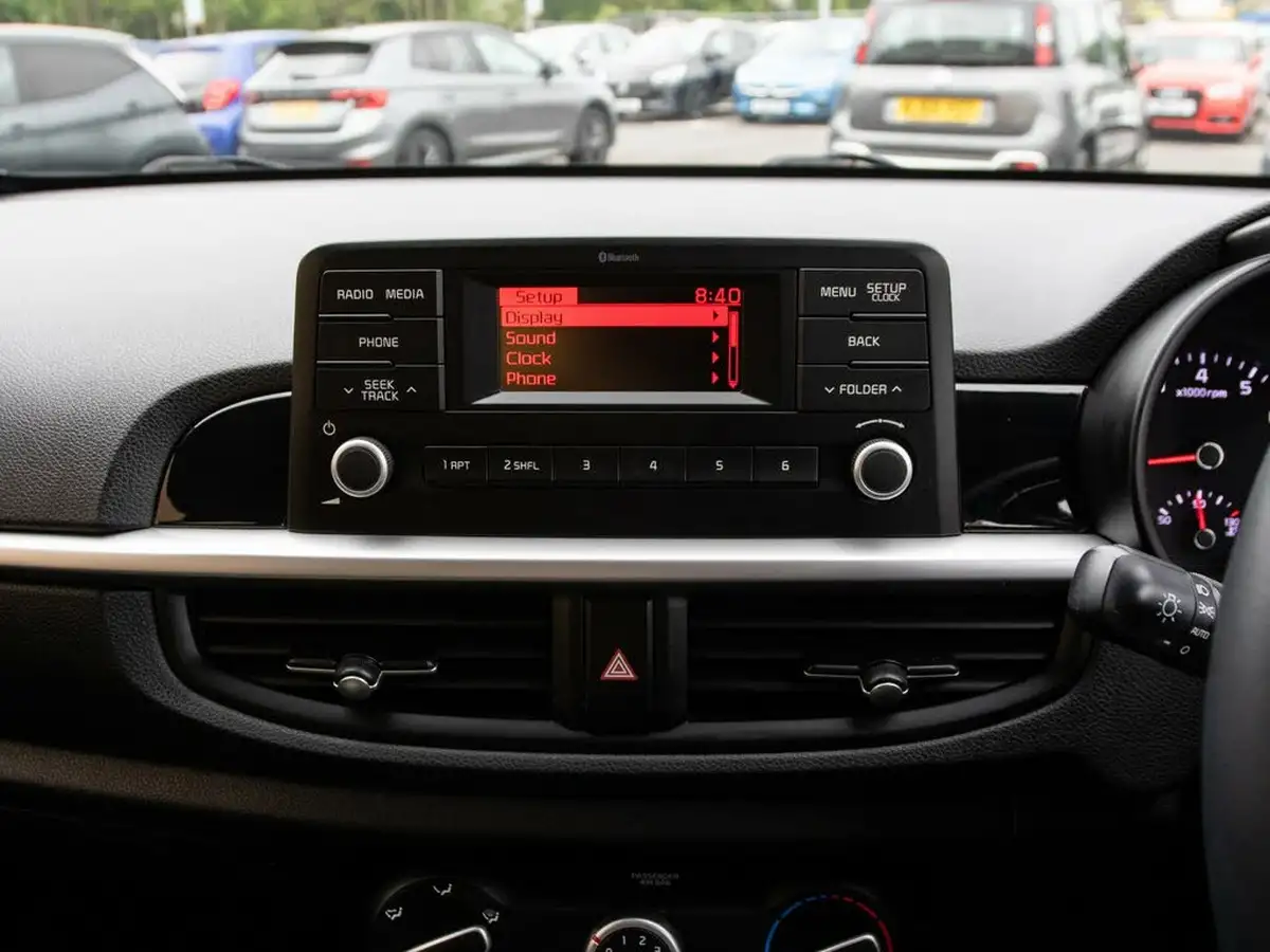 2017-kia-picanto-125-2-big-23
