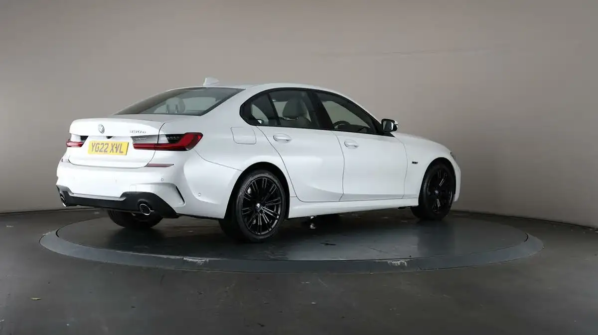 2022-bmw-3-series-20-330e-m-sport-pro-pack-saloon-4d-big-66