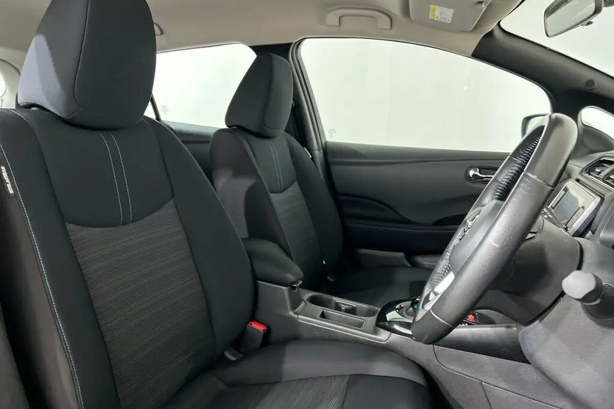 2019-nissan-leaf-e-acenta-big-17