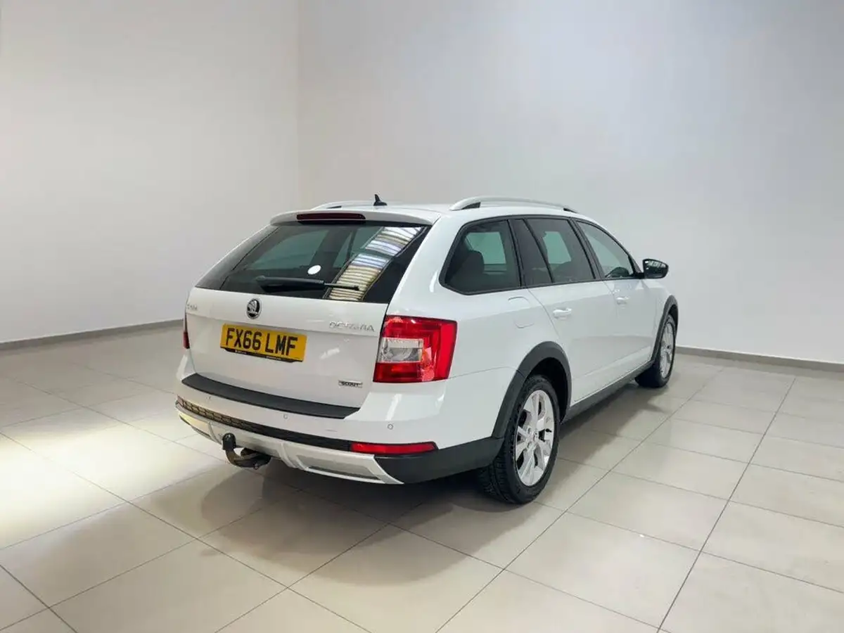 2016-skoda-octavia-20tdi-scout-184ps-dsg-big-13