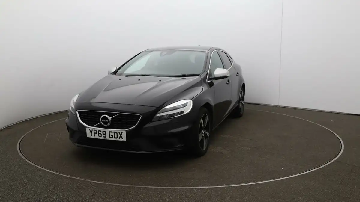 2019-volvo-v40-20-t2-r-design-edition-big-37
