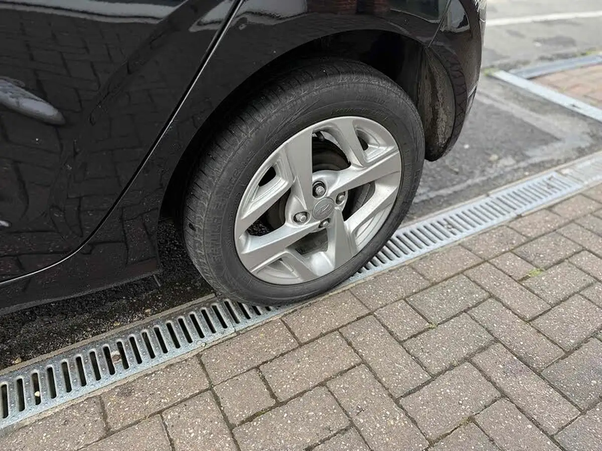 2022-hyundai-i10-10-se-connect-big-11