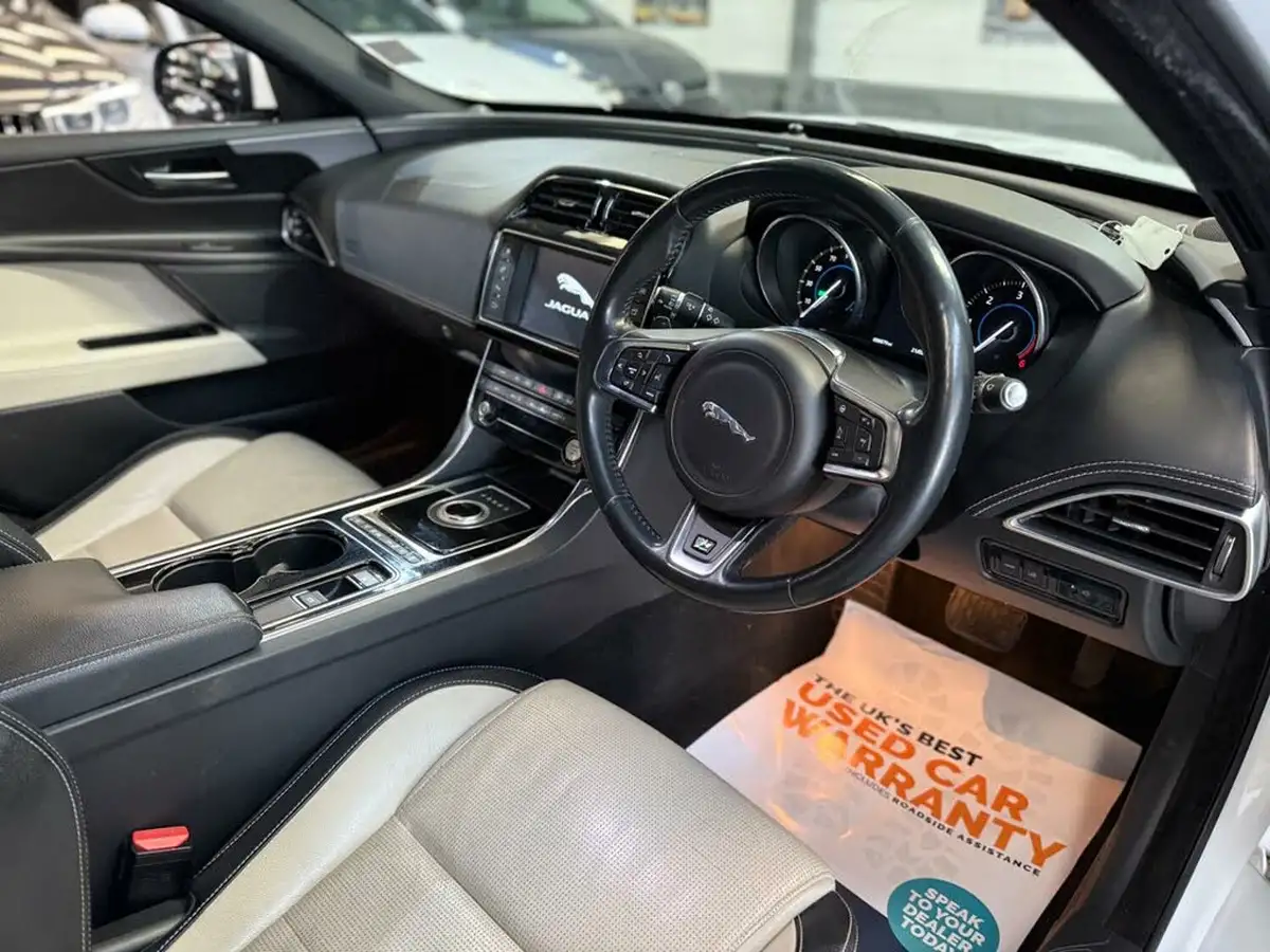 2016-jaguar-xe-20d-r-sport-180ps-auto-big-45