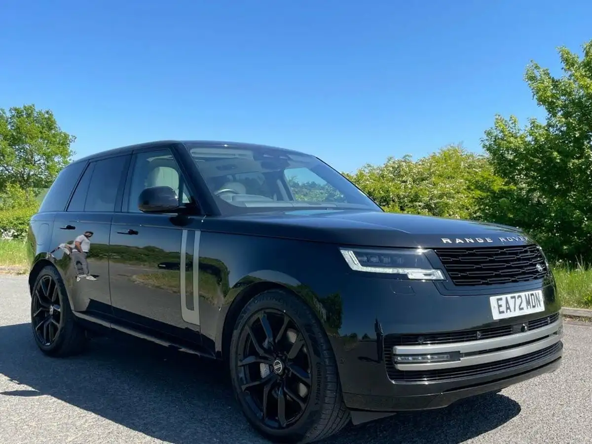 2022-land-rover-range-rover-30-d300-se-big-8