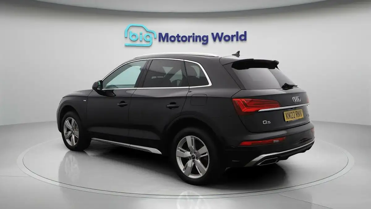 2022-audi-q5-20-50-tfsi-e-s-line-station-wagon-big-5