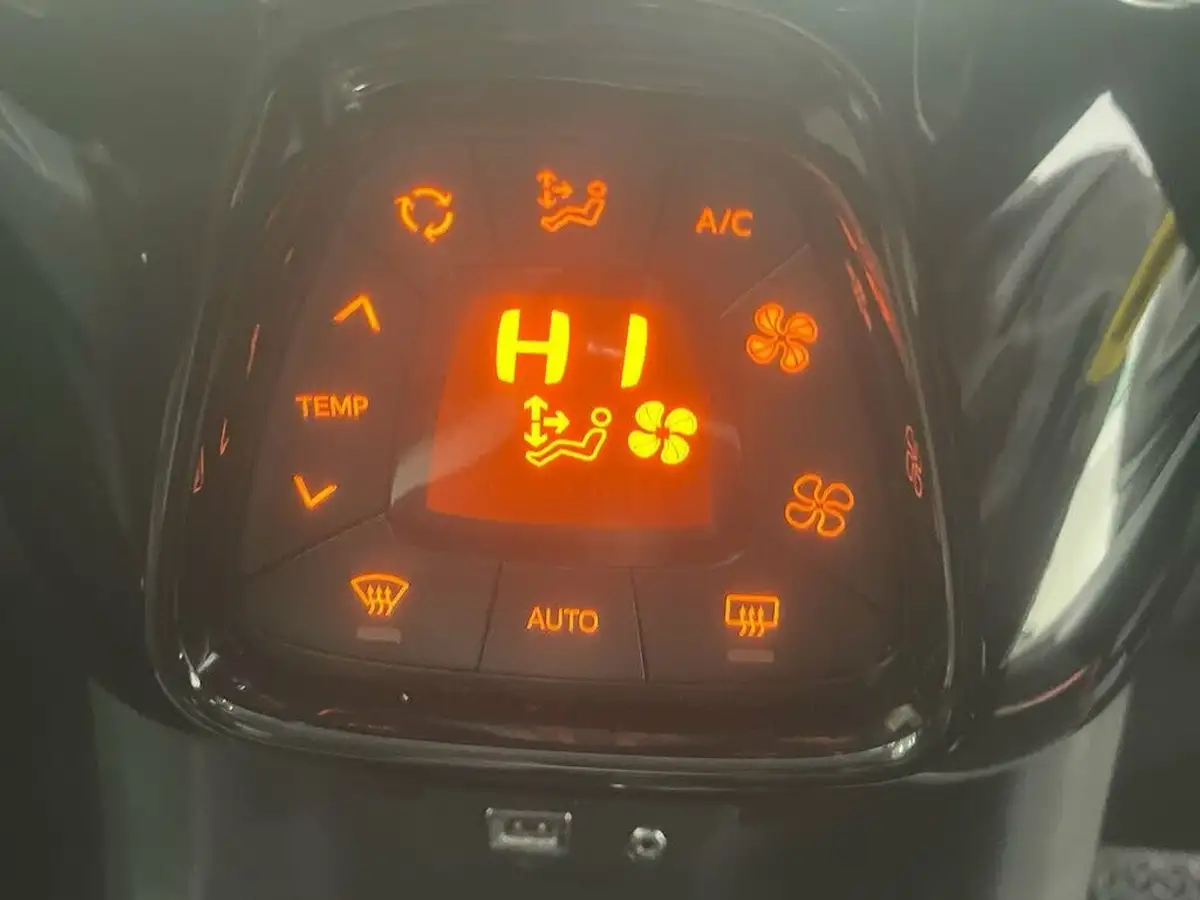 2018-toyota-aygo-10-vvt-i-x-press-71bhp-big-7