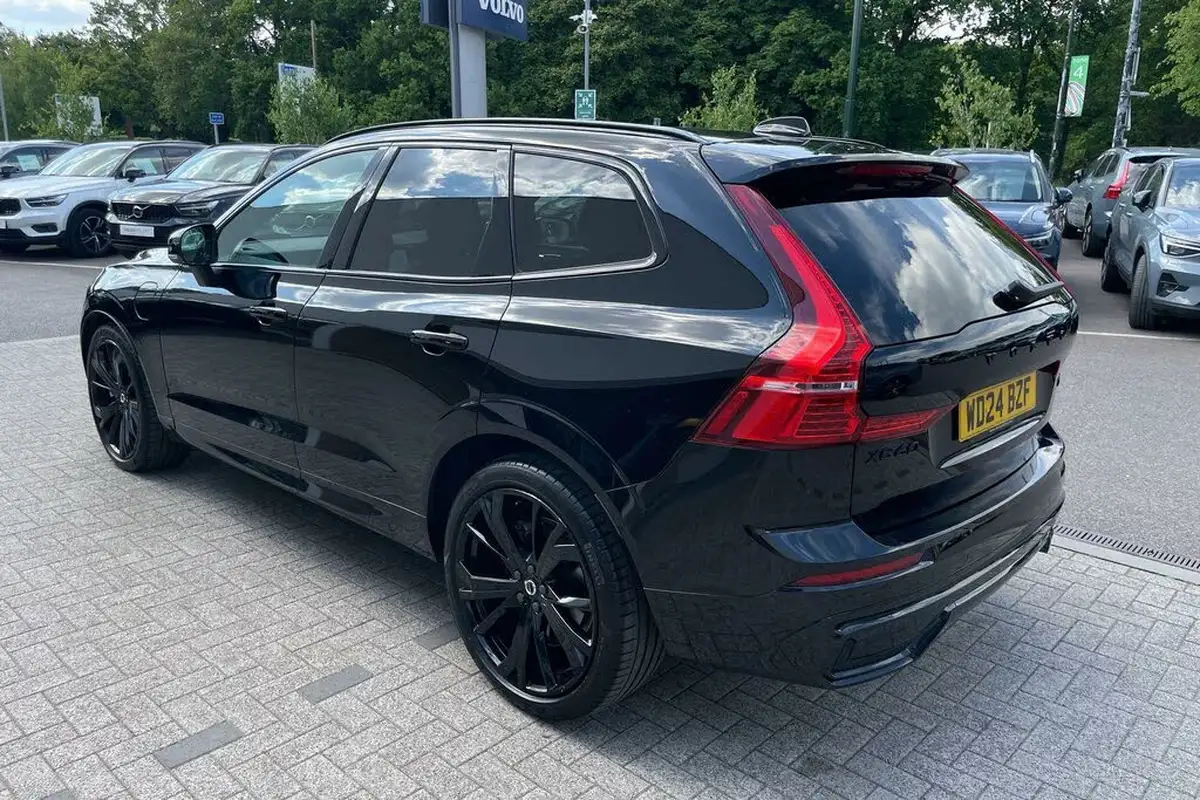 2024-volvo-xc60-20-t8-ultra-black-edition-big-8