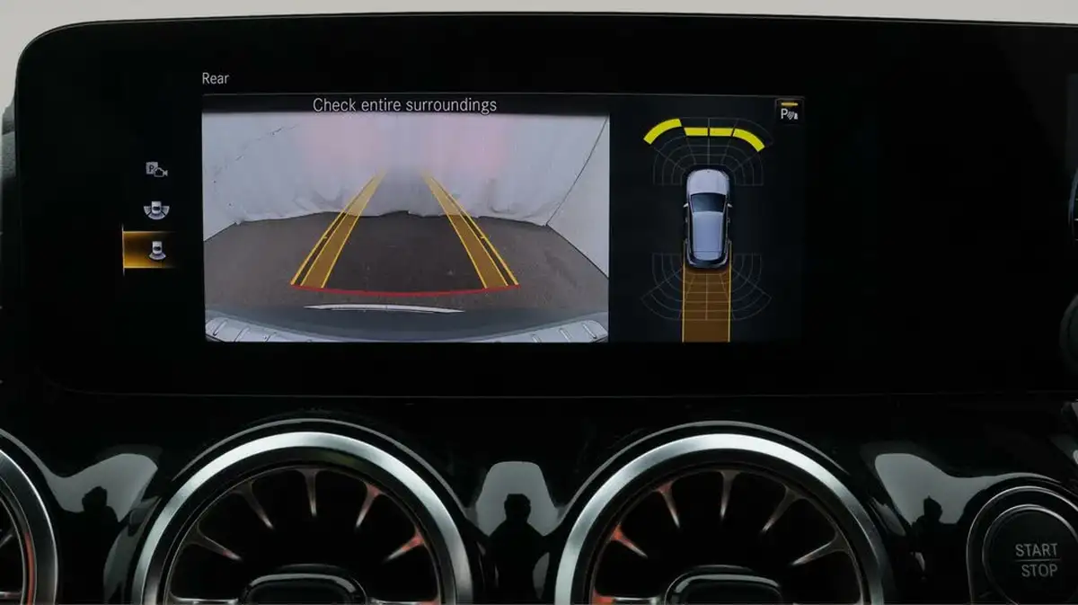 2021-mercedes-benz-eqa-e-eqa-250-amg-line-big-26