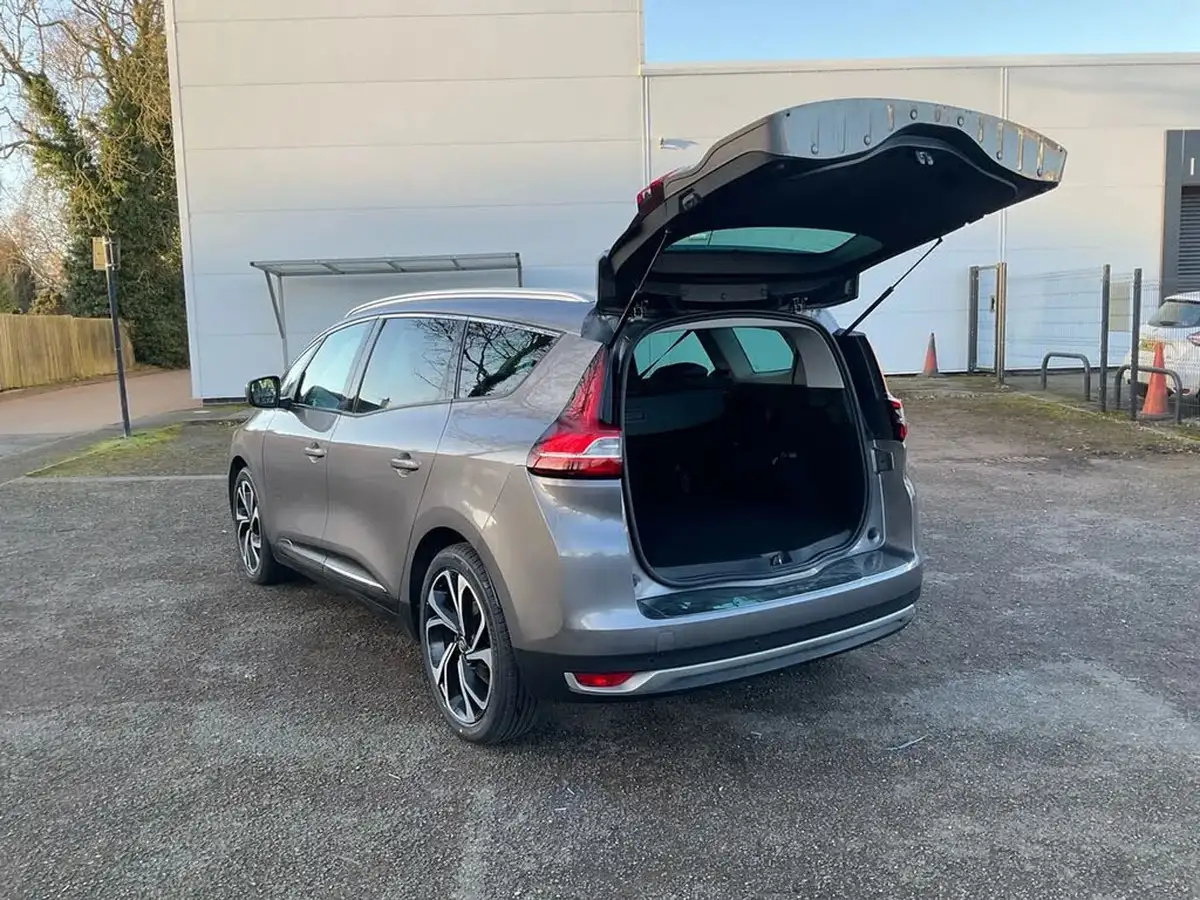2017-renault-grand-scenic-12-tce-signature-nav-big-29